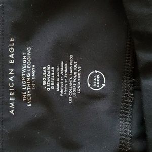 AE Calf Length Cropped Black Legging L